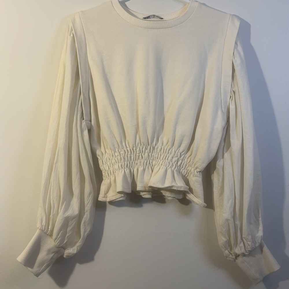 ZARA SMALL CREAM BALLOON SLEEVE SWEATER IN EUC
